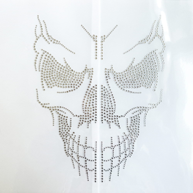 czaszka kryształki rozpinana bluza