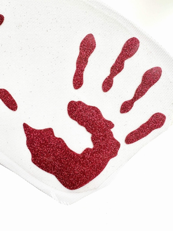 krwawa ręka naprasowanka.jpg