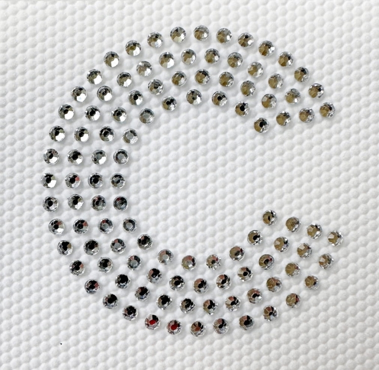 litera C kryształki.jpg