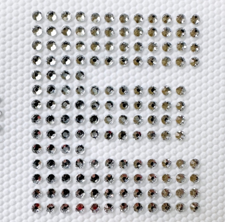 litera E kryształki.jpg