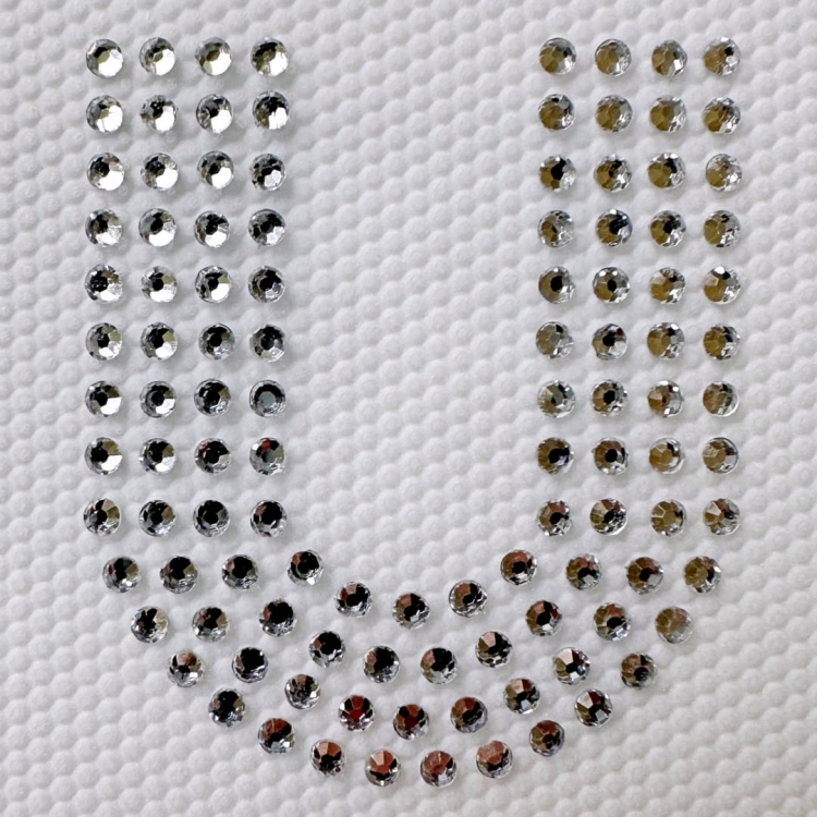 litera U kryształki.jpg