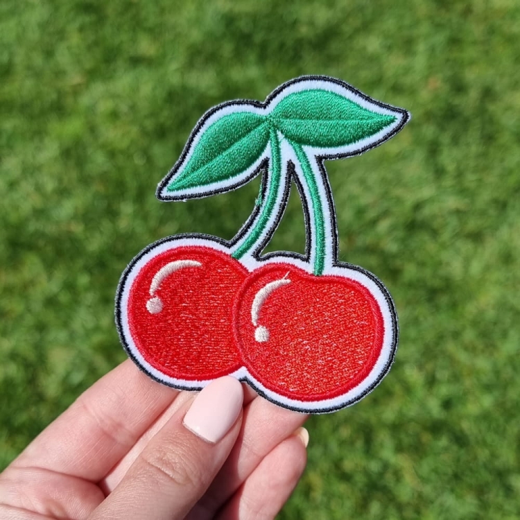 naszywka haftowana termo wiśnia