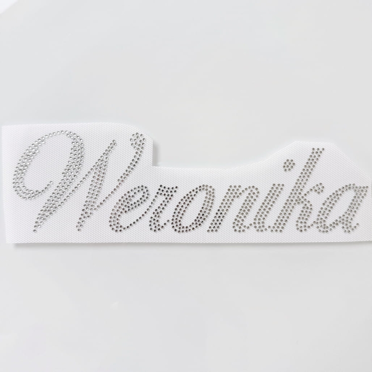 imie z kryształków Weronika naprasowanka.jpg