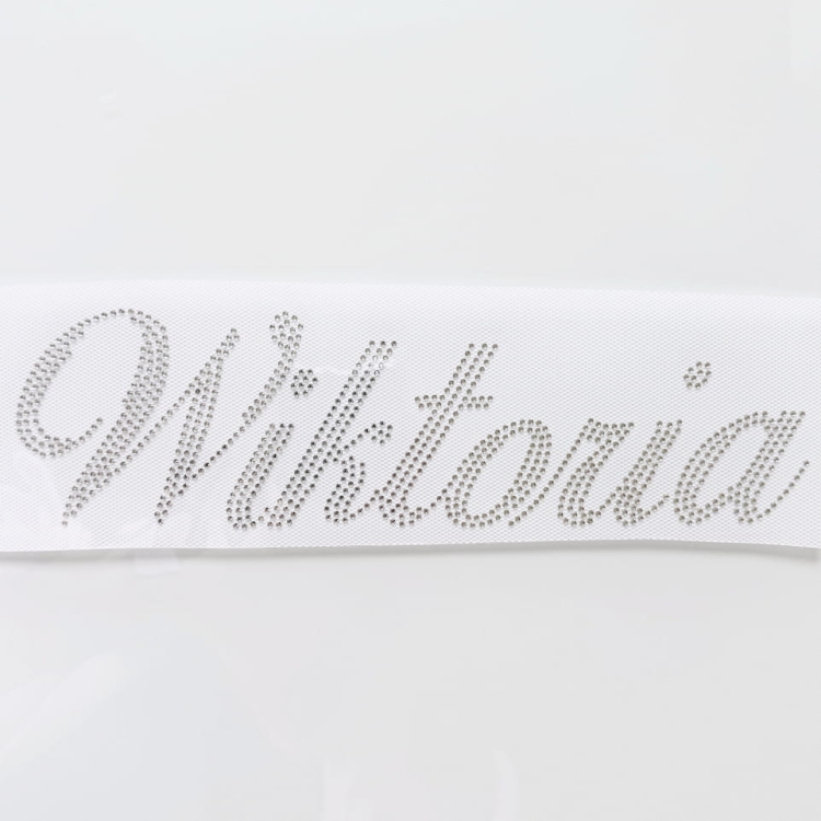 imie z kryształków Wiktoria naprasowanka.jpg