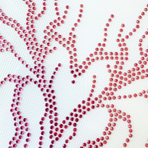 serce z różowych kryształków naprasowanka.jpg