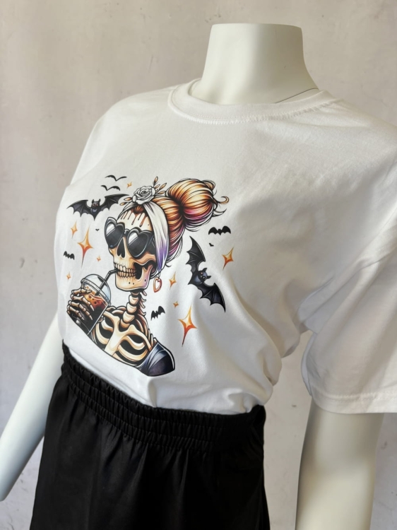 dziewczyn kościotrup w okularach koszulka.JPG