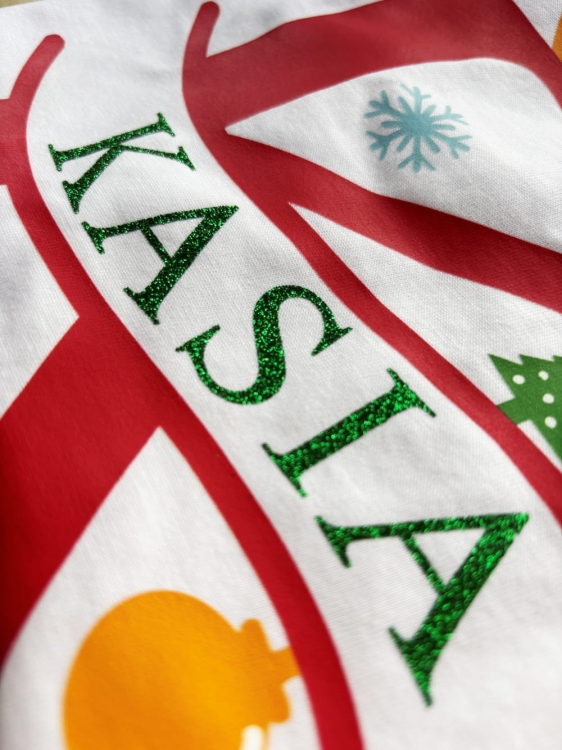 brokatowe imię na świątecznej koszulce.JPG