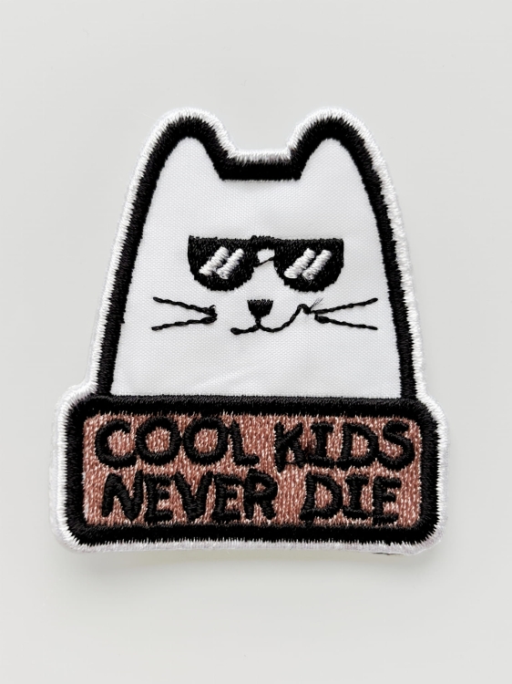 naszywka cool kids never die.JPG