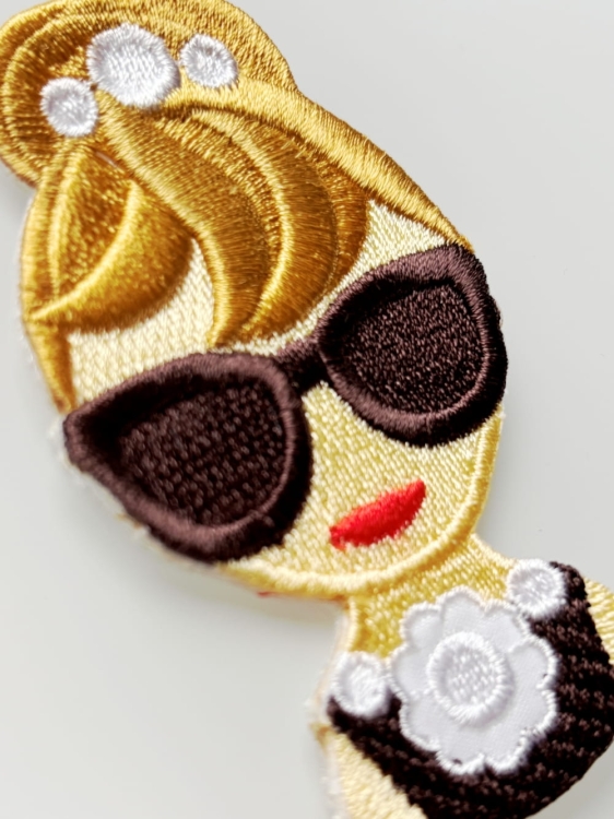 naszywka elegancka laleczka.JPG